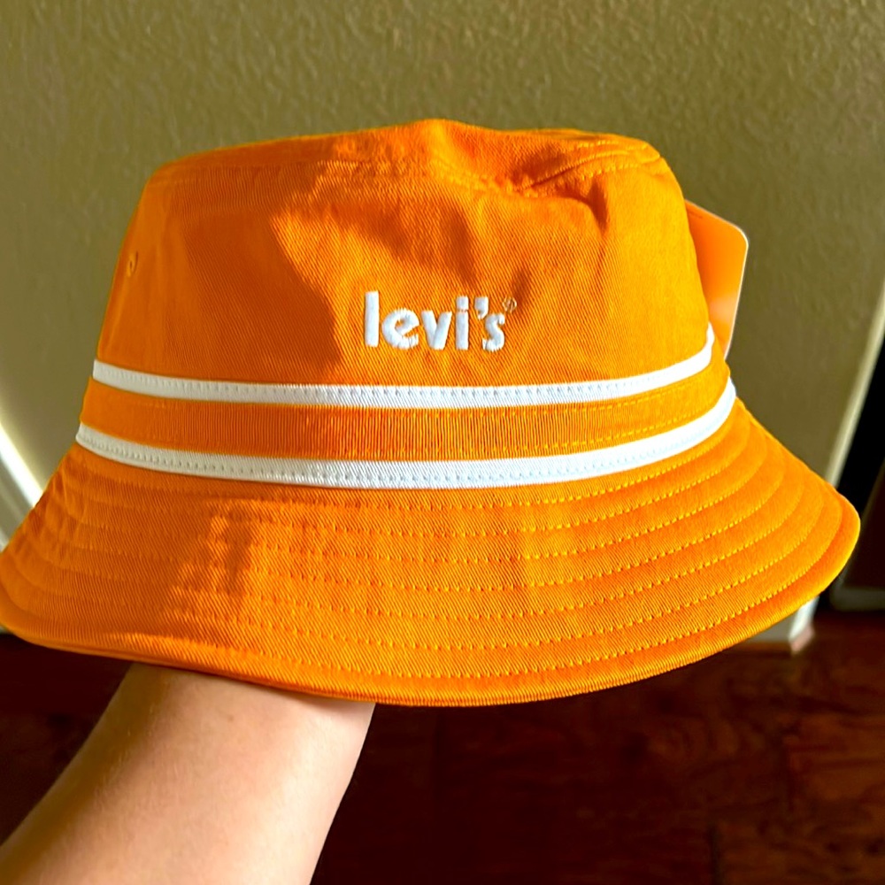 Levi’s New Bucket Hat